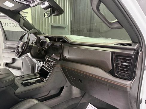 Used 2024 GMC Sierra 2500 AT4 w/ AT4 Preferred Package AWD/4WD image 29