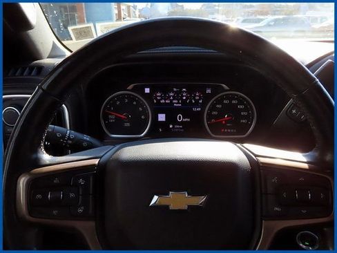 Used 2019 Chevrolet Silverado 1500 High Country w/ Technology Package image 16