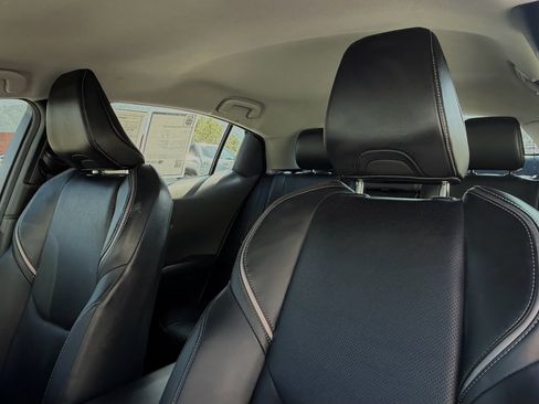 Used 2025 Toyota Prius XLE FWD image 16