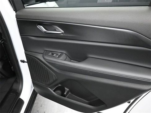 New 2025 Jeep Grand Cherokee L Laredo image 19