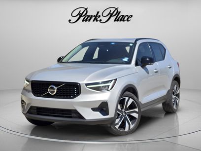 Used 2023 Volvo XC40 B5 Plus
