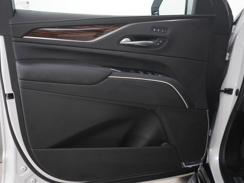 Used 2023 Cadillac Escalade Premium Luxury AWD/4WD image 23