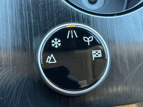 Used 2023 Nissan Rogue SV w/ SV Premium Package image 36