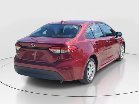 Used 2024 Toyota Corolla LE image 3