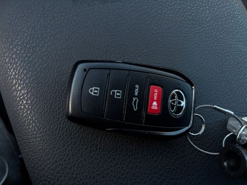 Used 2025 Toyota Camry LE image 28