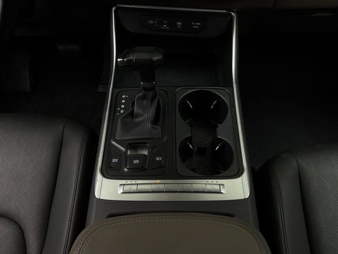 Used 2026 Kia Carnival FWD image 16