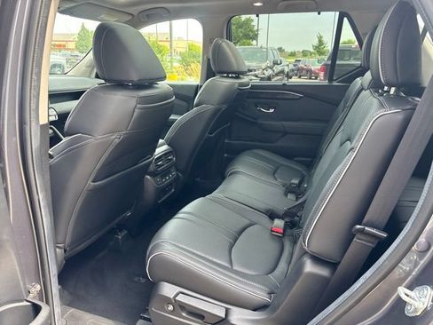 Used 2024 Honda Pilot Elite image 15