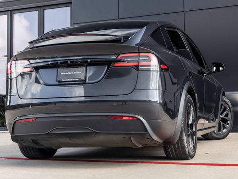 Used 2025 Tesla Model X AWD/4WD image 8
