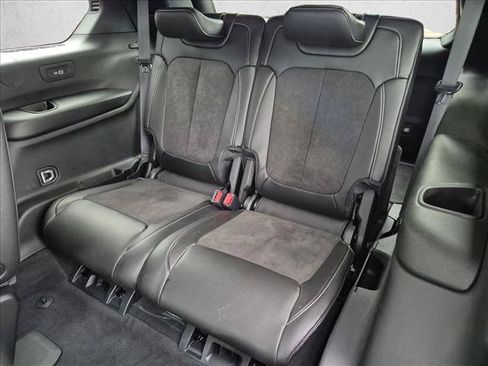 Used 2025 Jeep Grand Cherokee L Altitude AWD/4WD image 20