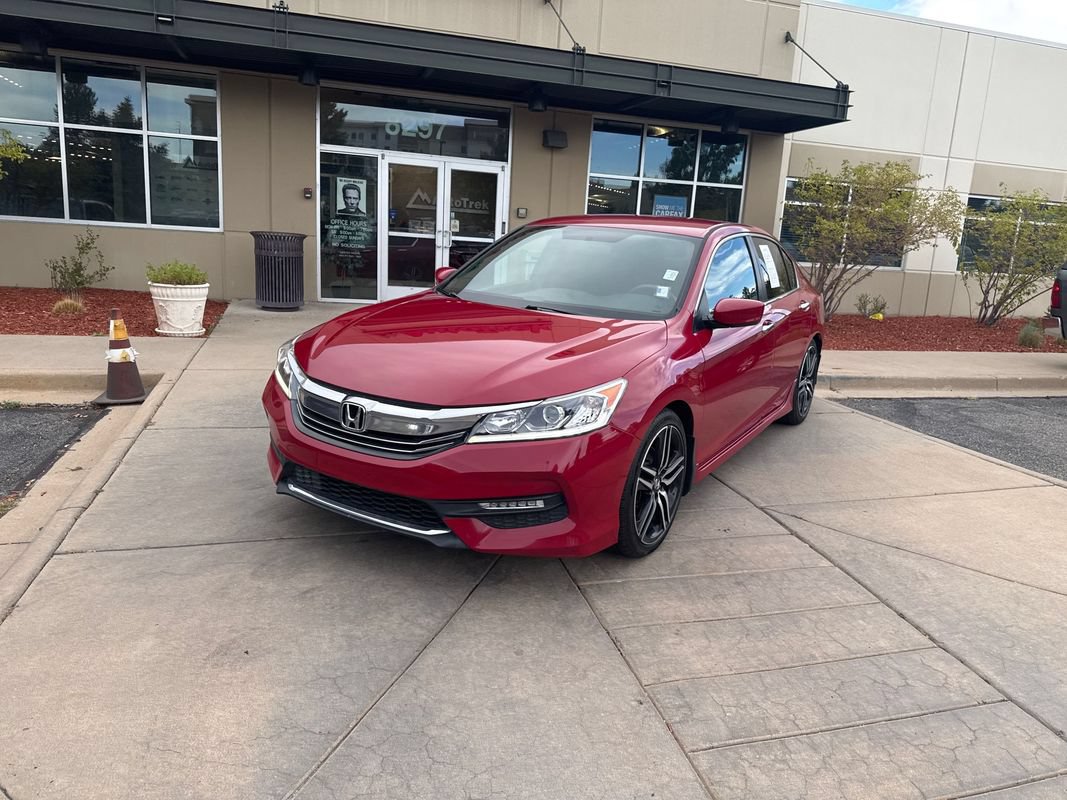 Used 2017 Honda Accord Sport image 2
