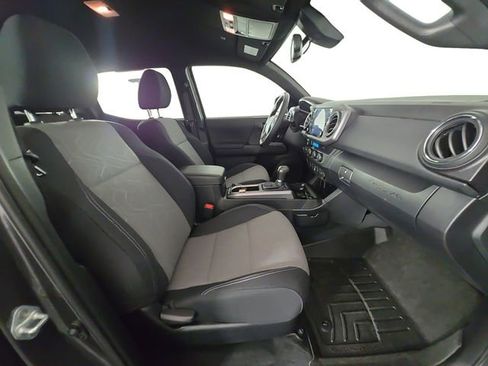 Used 2023 Toyota Tacoma TRD Sport image 15