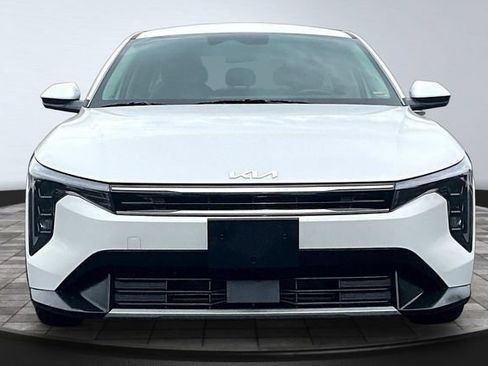 Certified 2025 Kia K4 EX FWD image 2