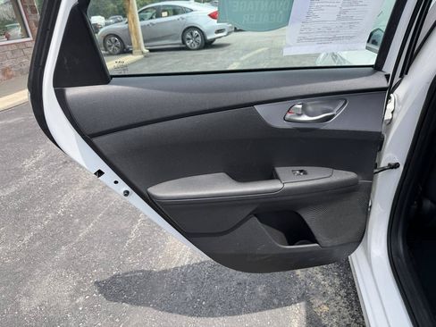 Used 2022 Kia Forte LXS FWD image 15