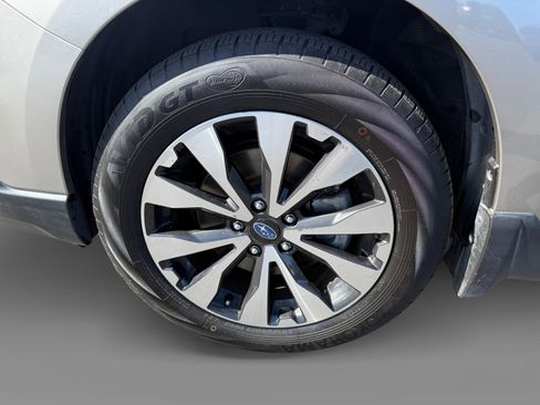 Used 2016 Subaru Outback 2.5i Limited AWD/4WD image 9
