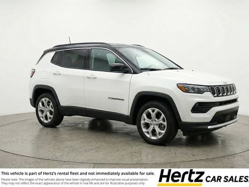 Used 2025 Jeep Compass Latitude image 1