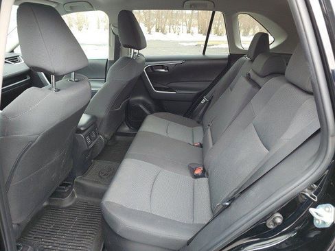 Used 2025 Toyota RAV4 XLE image 18