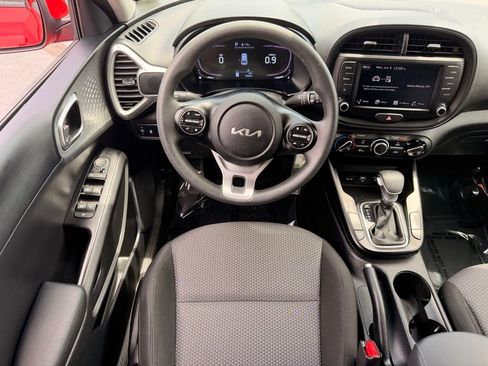 Used 2024 Kia Soul LX w/ Option Group 015 FWD image 16