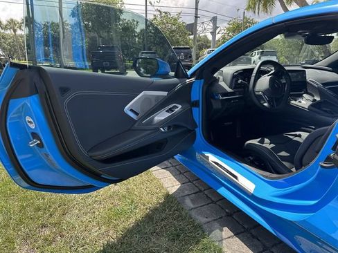 Used 2025 Chevrolet Corvette Stingray Preferred Cpe w/ 2LT RWD image 22