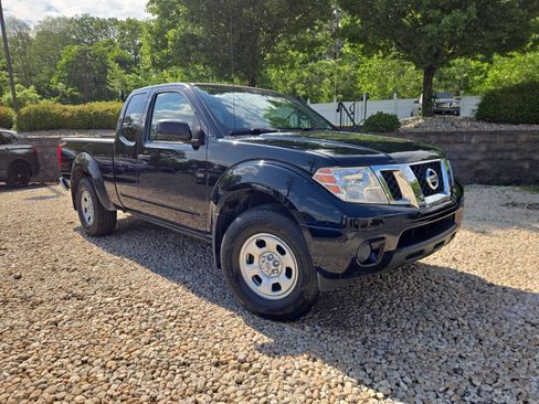 Used 2012 Nissan Frontier SV w/ SV Premium Utility Pkg AWD/4WD image 30
