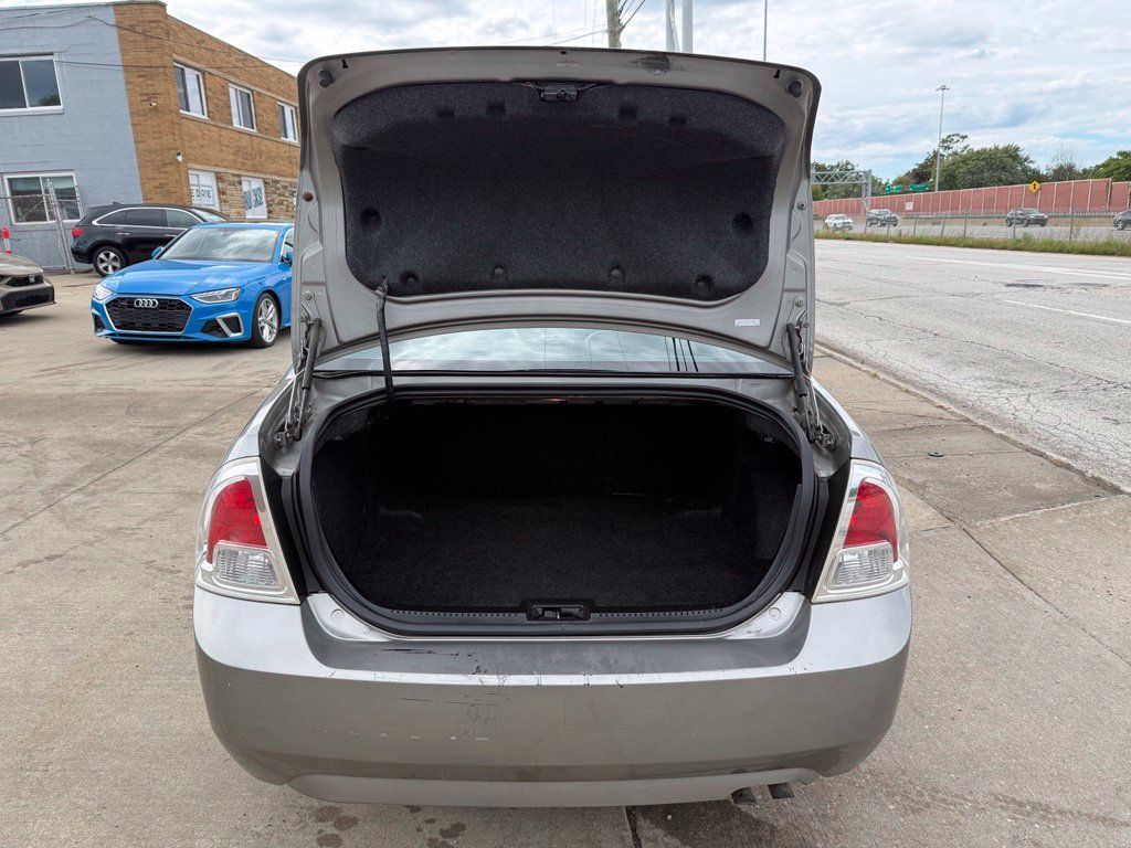 Used 2009 Ford Fusion SEL FWD image 18