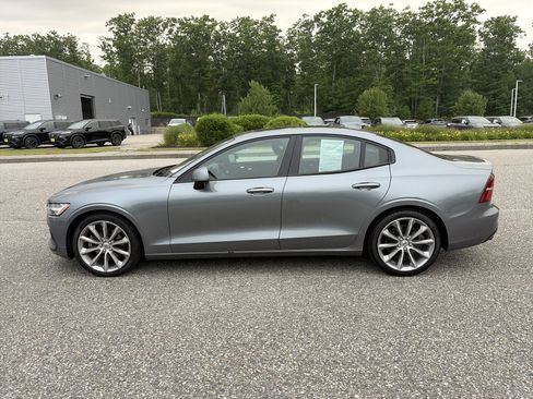 Used 2020 Volvo S60 T5 Momentum w/ Protection Package FWD image 8