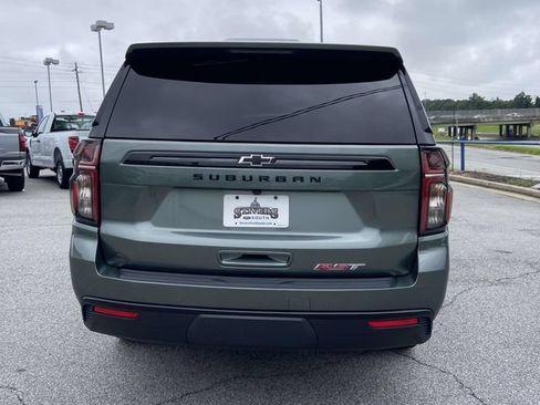 Used 2024 Chevrolet Suburban RST w/ Luxury Package RWD image 4
