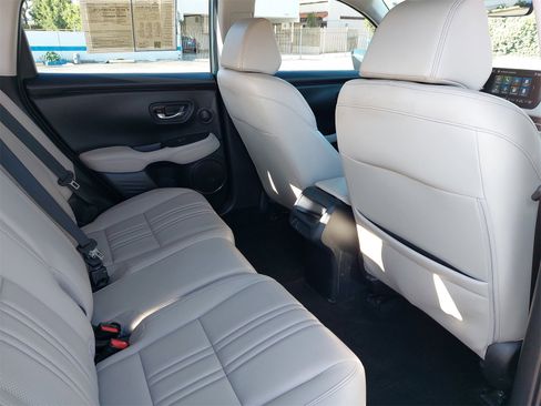 Used 2023 Honda HR-V EX-L image 11