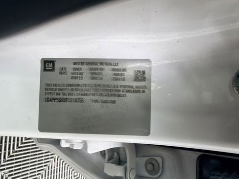 Used 2015 Buick Verano FWD image 30