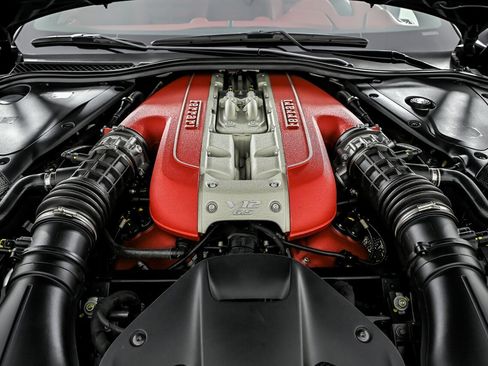 Used 2023 Ferrari 812 GTS RWD image 19