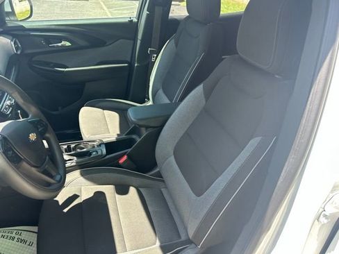 Used 2023 Chevrolet TrailBlazer LT w/ Convenience Package FWD image 8