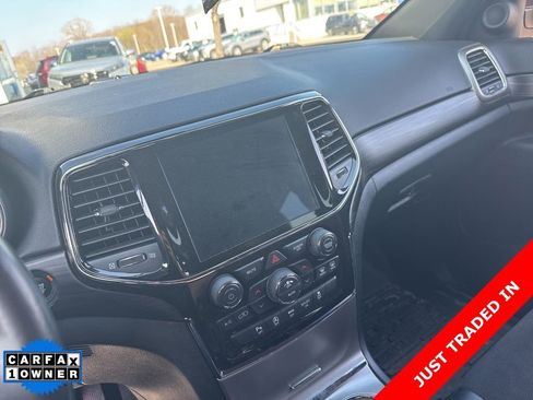 Used 2022 Jeep Grand Cherokee Laredo X AWD/4WD image 7