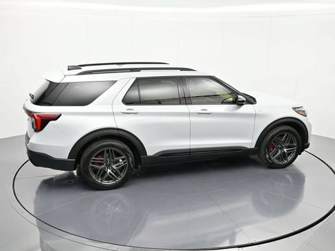 New 2026 Ford Explorer ST-Line w/ ST-Line Street Pack RWD image 34