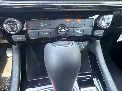 New 2026 Jeep Compass Latitude image 28