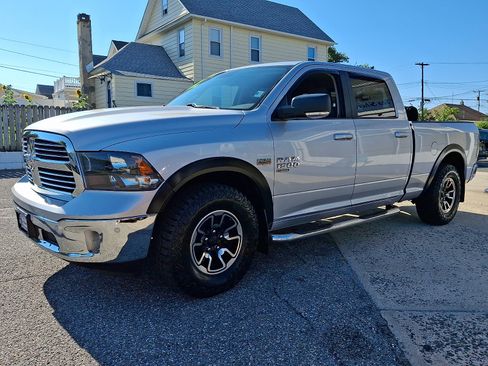 Used 2019 RAM 1500 Big Horn AWD/4WD image 3