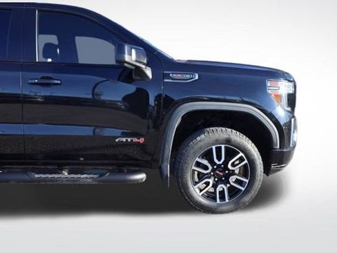 Used 2022 GMC Sierra 1500 AT4 w/ AT4 Preferred Package image 12