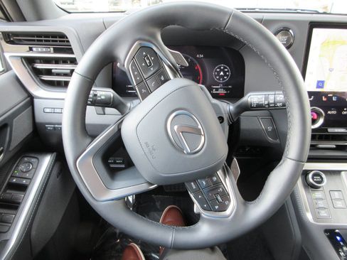 Used 2026 Lexus GX 550 AWD/4WD image 38