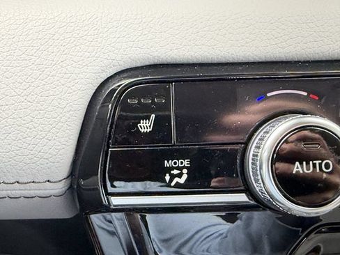 Used 2023 Honda Pilot Touring image 32