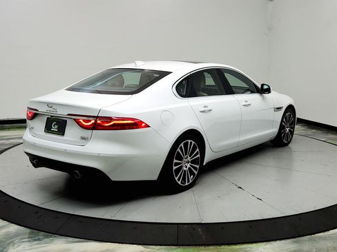 Used 2020 Jaguar XF Prestige AWD/4WD image 5