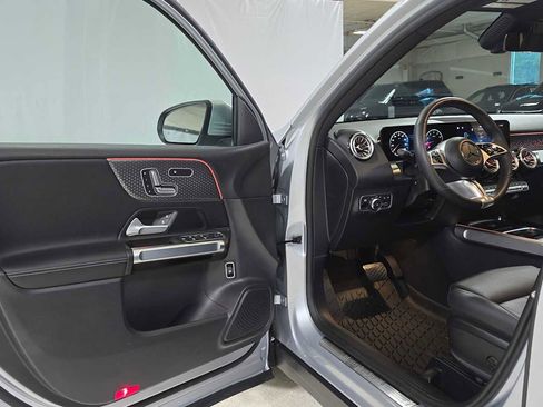 Certified 2025 Mercedes-Benz GLB 250 4MATIC image 19