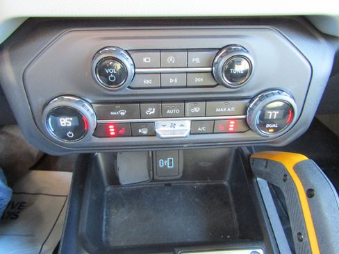 Certified 2023 Ford Bronco Badlands image 24