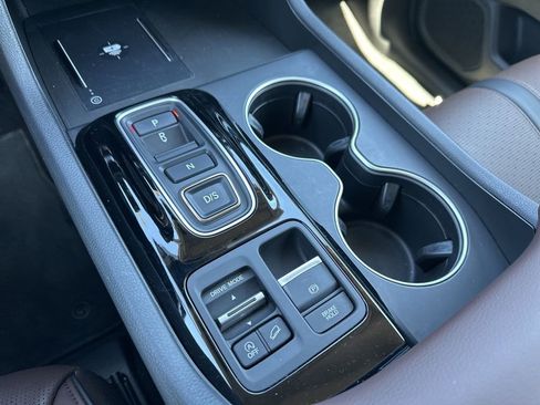 Used 2024 Honda Pilot Elite image 26