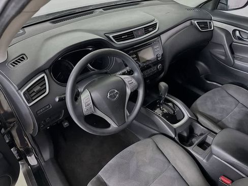 Used 2016 Nissan Rogue S FWD image 2