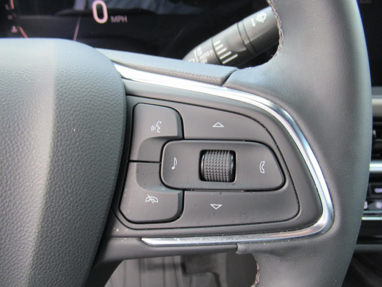 Used 2024 Buick Envista Preferred FWD image 24