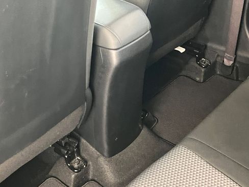 Used 2025 Kia Soul LX w/ LX Technology Package image 24