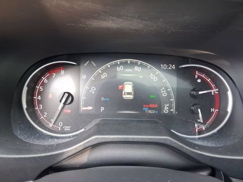 Used 2025 Toyota RAV4 XLE w/ Convenience Package FWD image 15