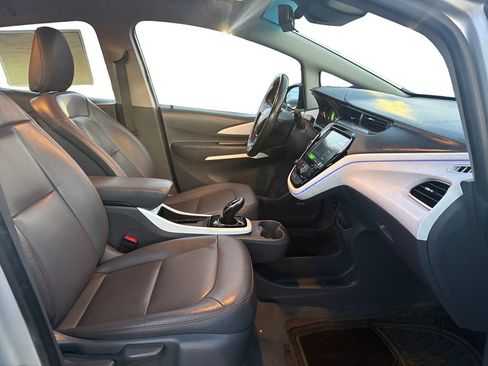 Used 2019 Chevrolet Bolt Premier w/ Infotainment Package image 17