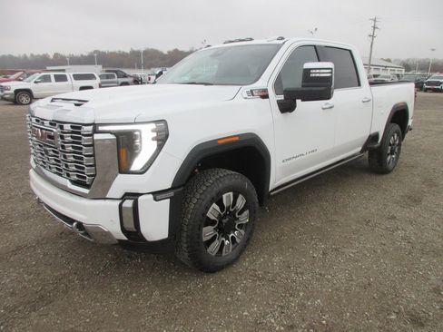 New 2026 GMC Sierra 2500 Denali w/ Denali Reserve Package image 11