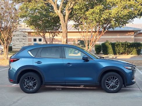 Used 2021 MAZDA CX-5 Touring FWD image 2