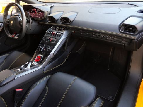 Used 2018 Lamborghini Huracan LP 580-2 image 7