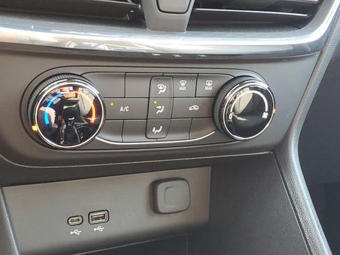 Used 2024 Buick Encore GX Preferred FWD image 27